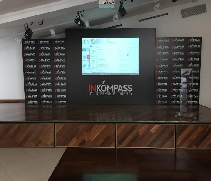 Palco pequeno para eventos no Paraná
